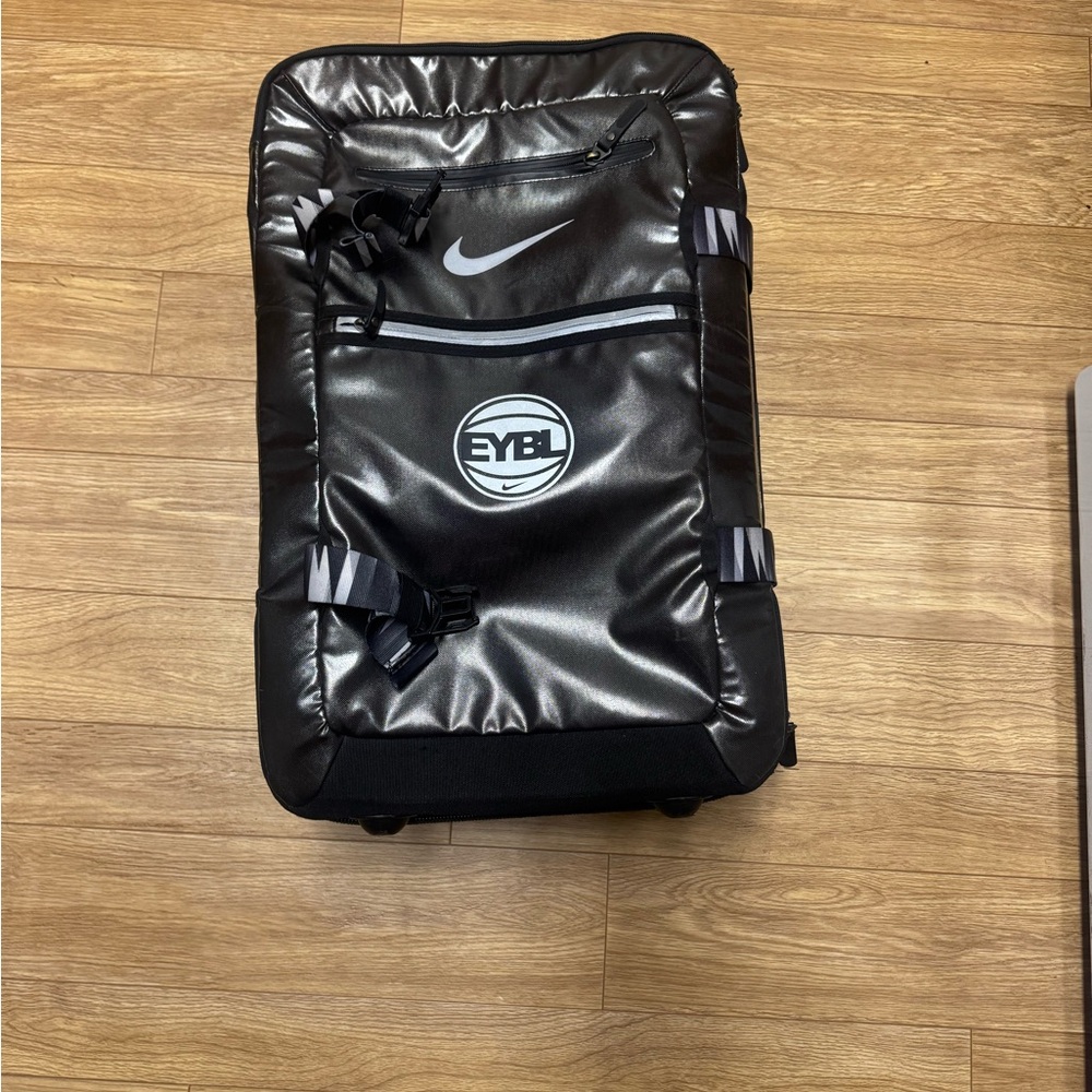 Nike EYBL Luggage
